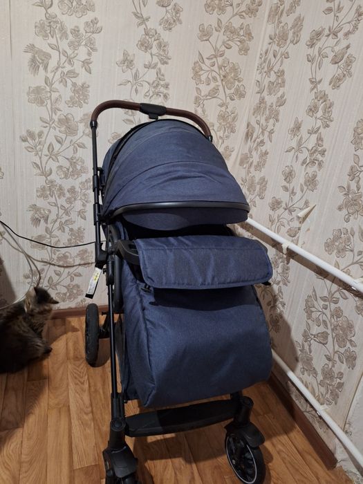 Продам прогулочную коляску