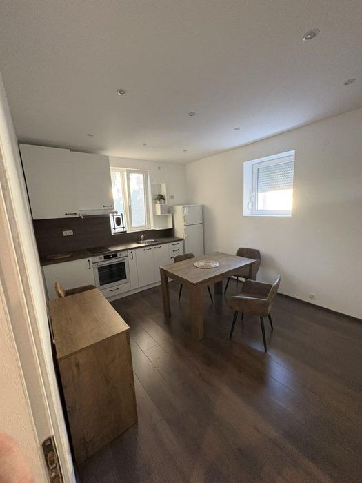 Дава се под наем Двустаен апартамент в София, Център - 50 кв.м за 649 € - Снимка #1