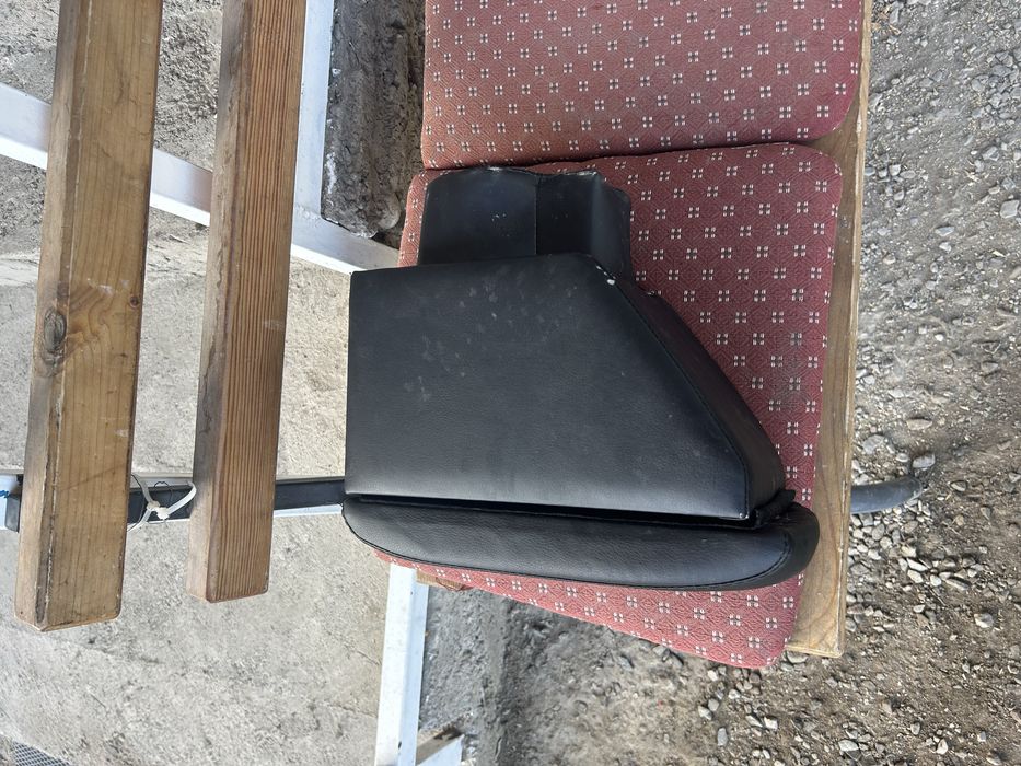 Подлокотник для авто