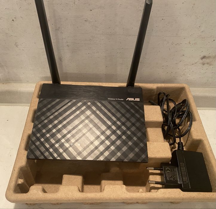 Безжичен рутер ASUS RT-N12E, N300 - Използван
