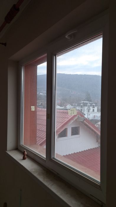 Vând ferestre/geamuri și uși termopan cu profil PVC