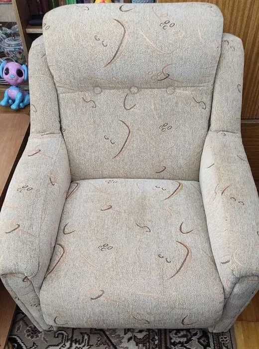 Продам комплект мягкой мебели