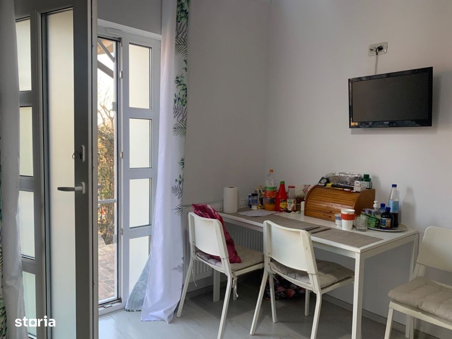 Valul Traian- Casă P+M,5cam 2bai 400 mp gaz preț.160.000 euro