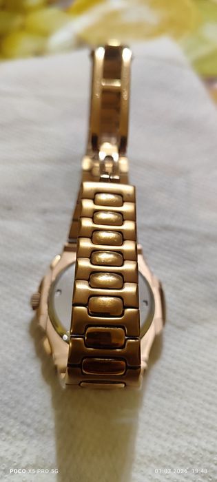 Продавам часовник патек филип