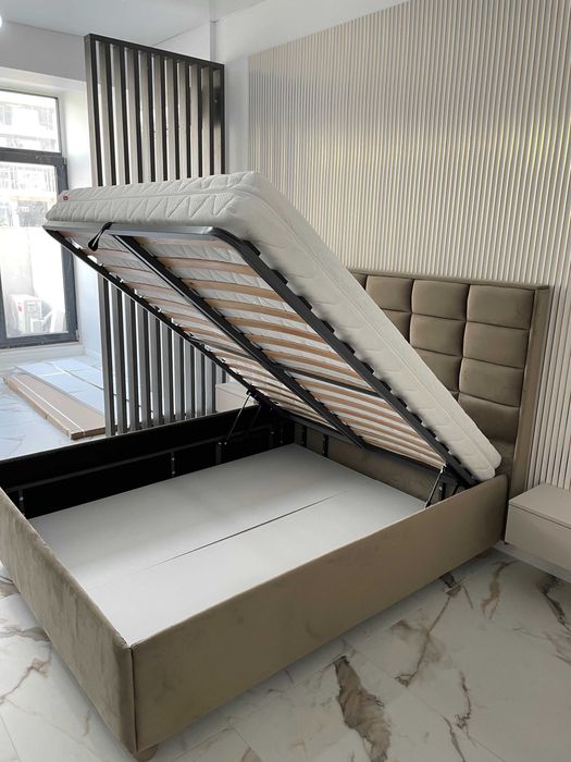 Dormitor/Paturi tapitate