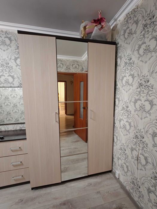 Шифоньер в хорошем состоянии