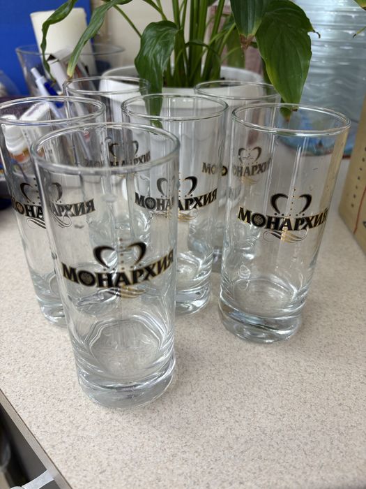 Стеклянные стаканы