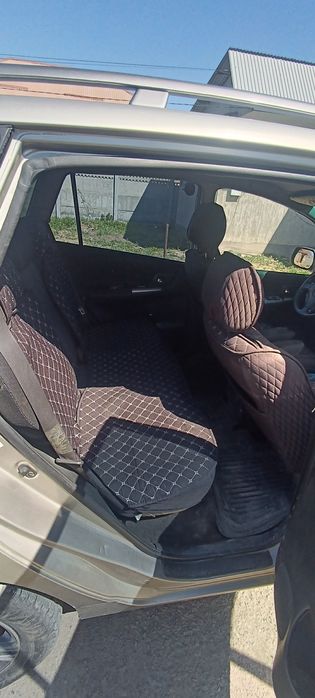 Продам машину Тойота Каролла версо