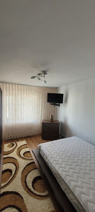 Închiriez apartament 2 camere, micro 6