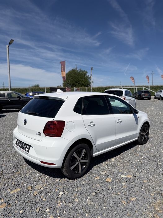 VOLKSWAGEN Polo 2015 — imagine 3