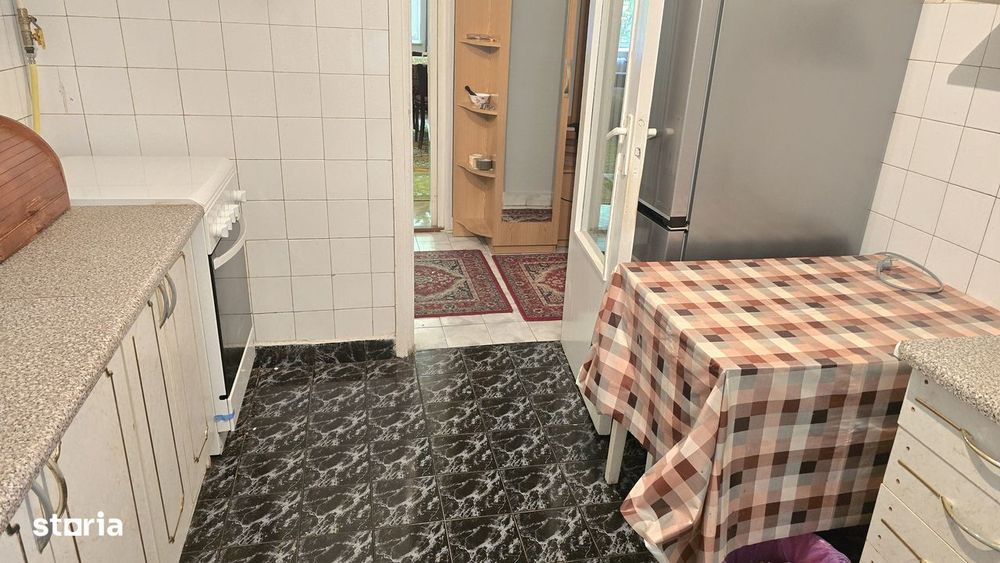 Vand apartament cu 3 camere decomandat in Deva, George Enescu etaj 1,