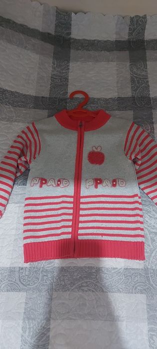 Продаются детские вещи.