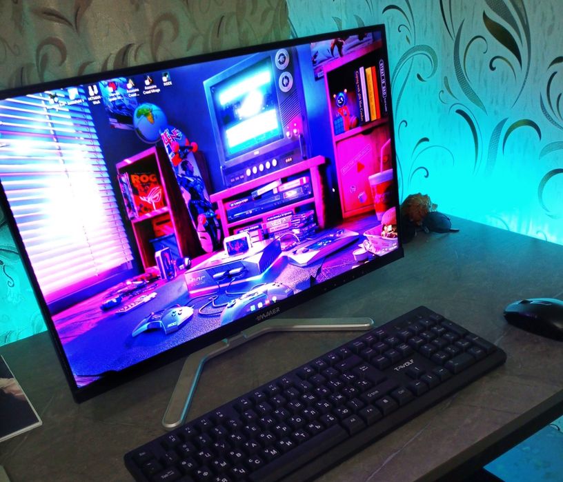 Монитор IMMER  безрамочный. Срочно продам только сегодня, не дорого.