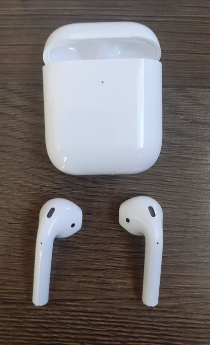 Безжични слушалки Apple air pods 2 чисто нови