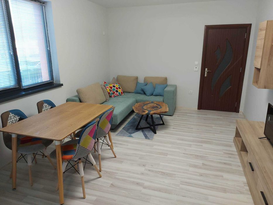 Дава се под наем Двустаен апартамент в Търговище, Център - 70 кв.м за 306 € - Снимка #4