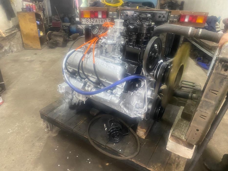 Продам Двигатель Зил 130