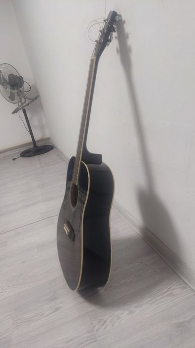 Продам гитара срочно!