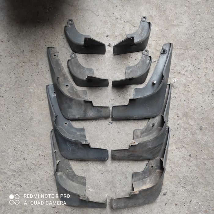 Продам передние брызговики на Мазда 626 птичка