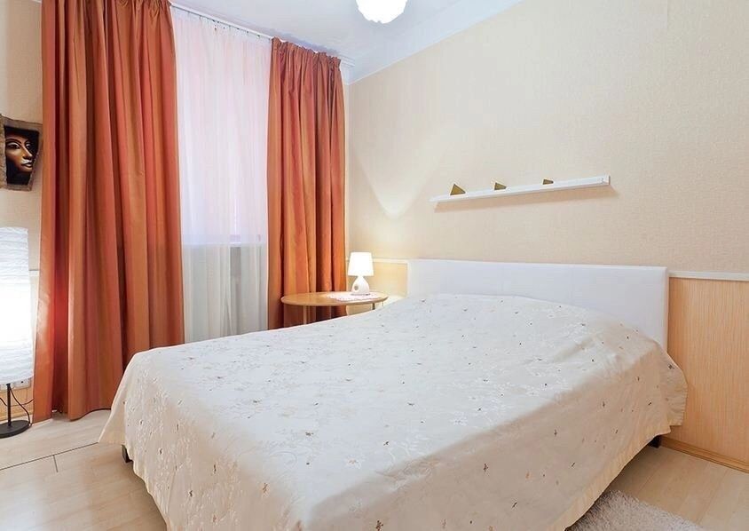 Посуточно 1 комнатная квартира Момышулы