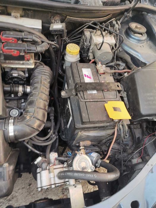 продавам фият пунто 2004 г газ бензин  1.2 80кс 16в