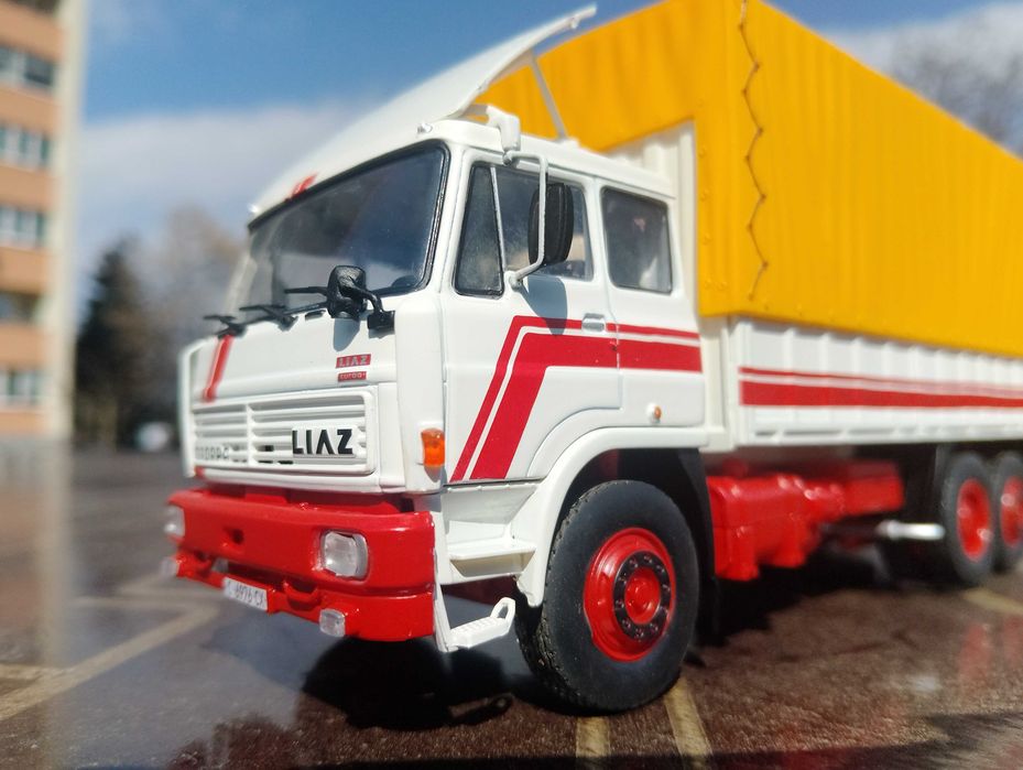 Модели-играчки на камиони в мащаб 1:43
