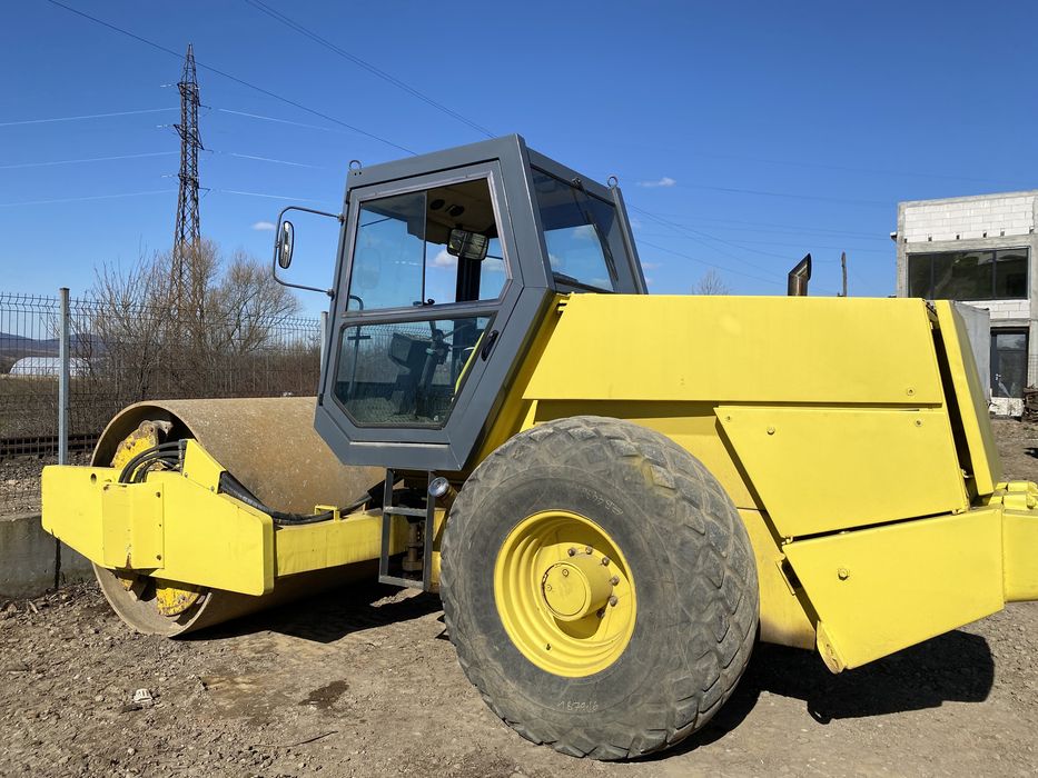 Inchiriez cilindru compactor 15 t