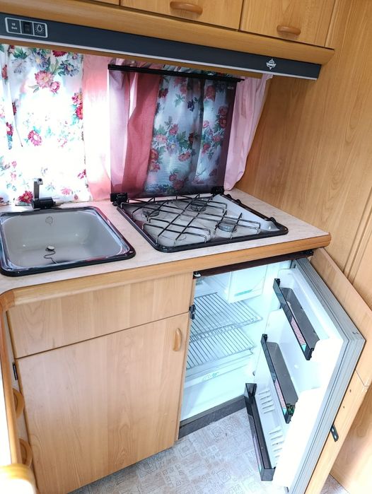 Rulotă Hobby De Luxe 425