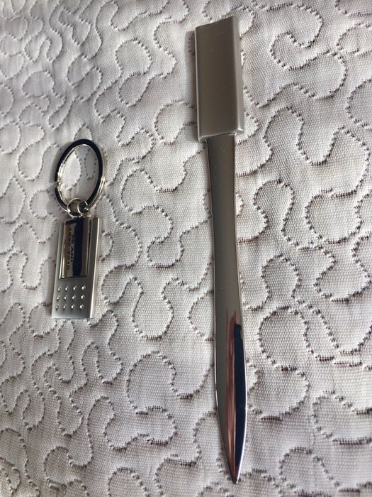 Комплект ключодържател/преспапие