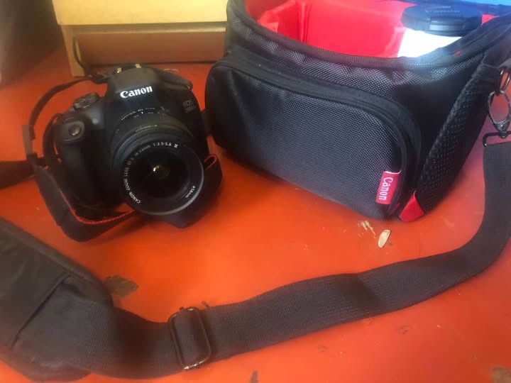 Canon 2000D EOS.