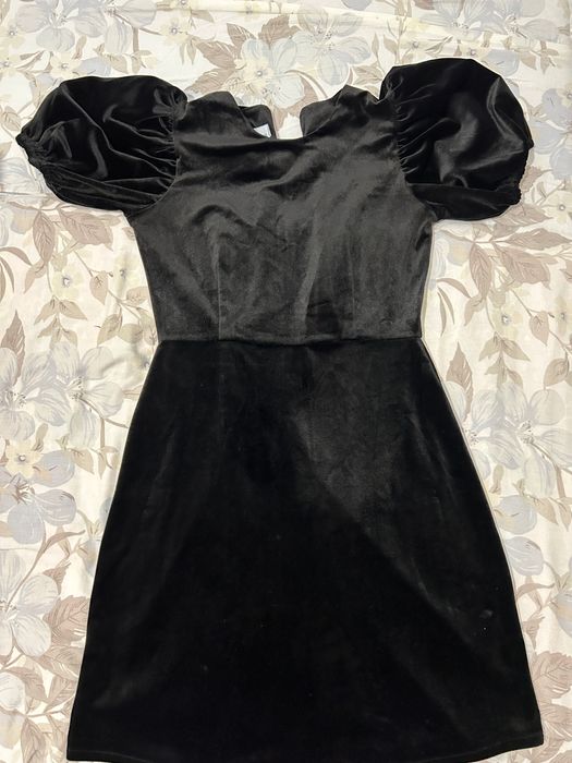 Б/у вещи верхние одежды и платья