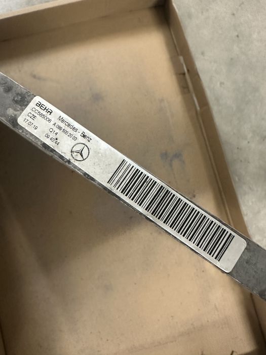 Оригинален Кулер ,охлаждане на двигател Mercedes C400 /C43 amg