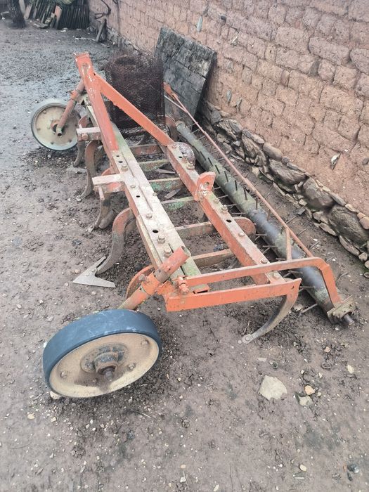 Трактор ЮМЗ с инвентар