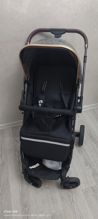 Продам коляску осень-зима