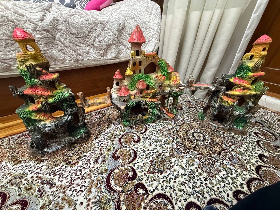 Домики для рыб.