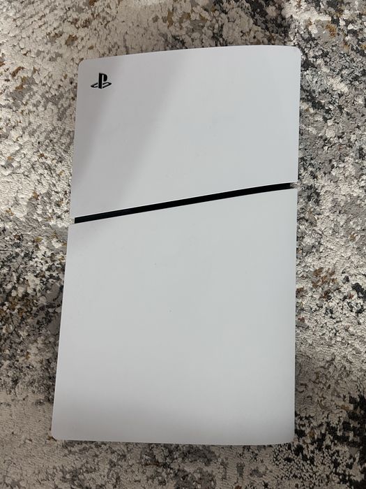 Vand ps 5 Slim 1TB sau schimb cu ps 4 pro