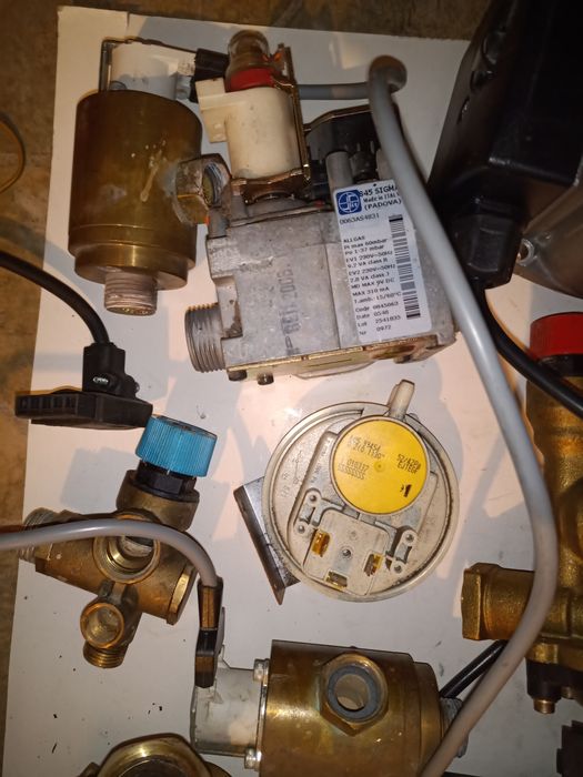 Immergas Zeus 27, superior Placa electronica Vas expansiune Corp pompa