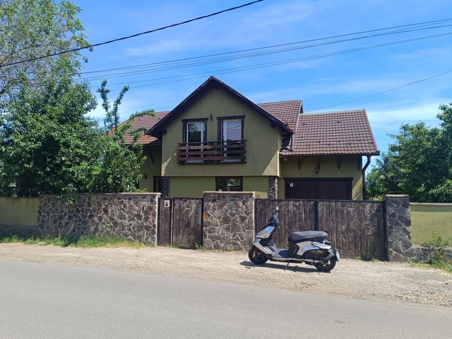 Casă SP+P+M 180 mp utili — garaj — CT electrică + termosemineu