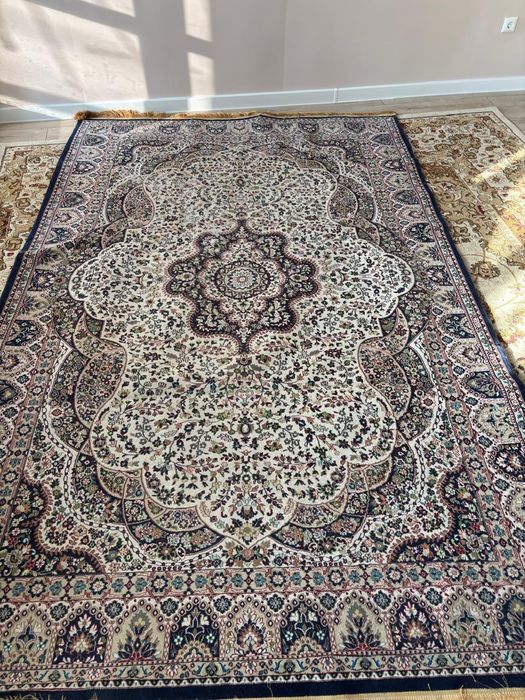 Ковер б/у в хорошем состоянии