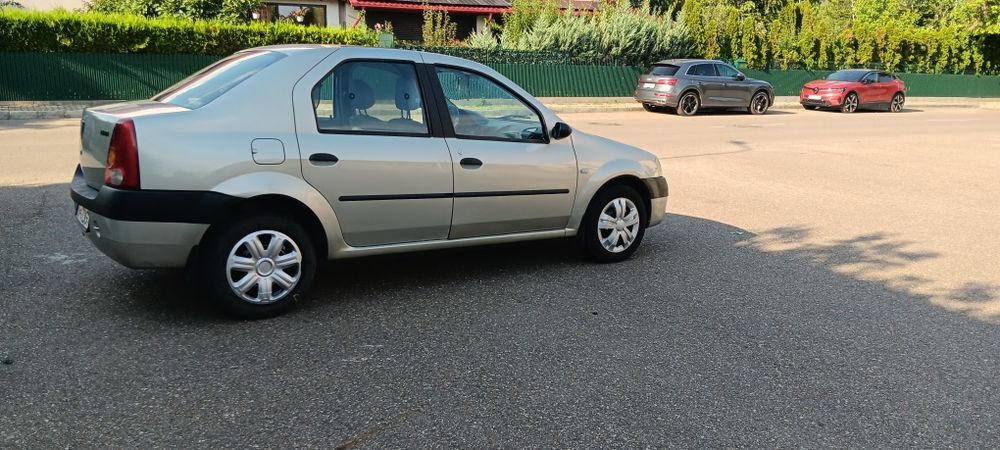 Dacia Logan =1,6 = aer condiționat=