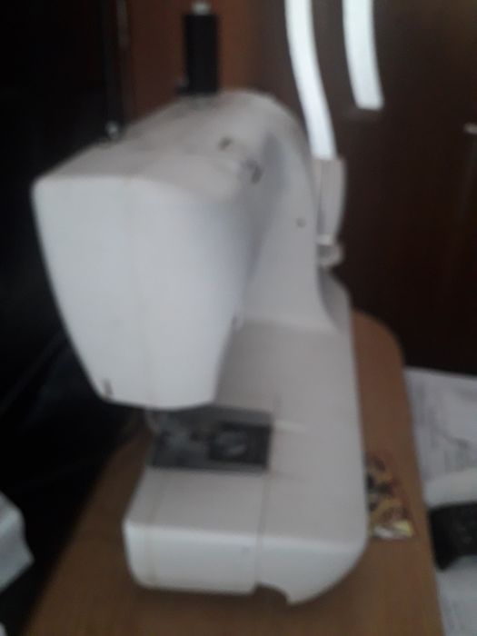 Vind mașina de cusut marca toyota stare buna