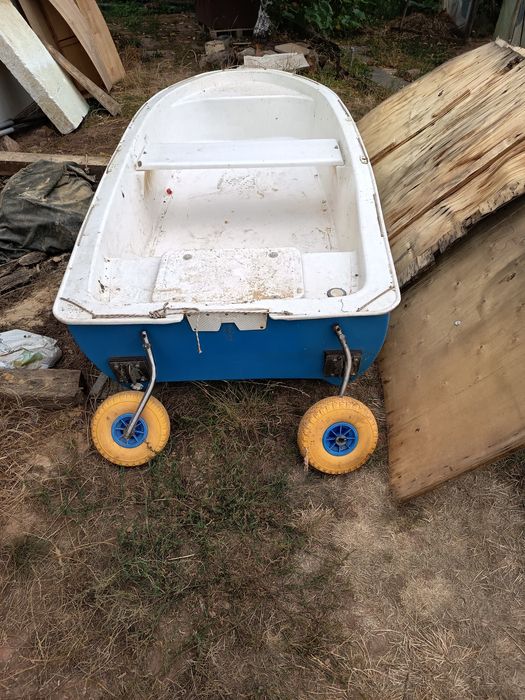 малка двуместна лодка