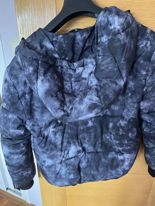 calvin klein tie dye зимно яке за ски или много ниски температури