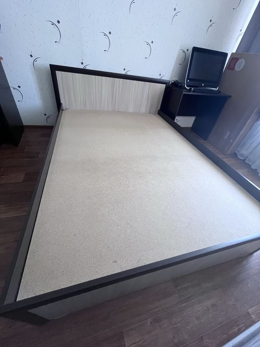 Продам кровать дерево