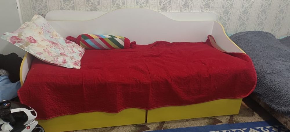 Төсек екі тарпасымен