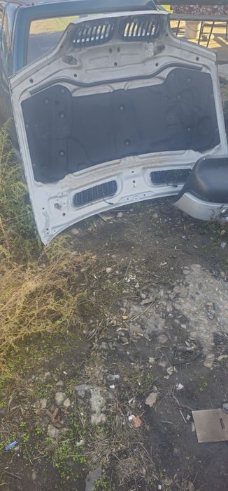 Бмв х5 капак и предна броня и два калника