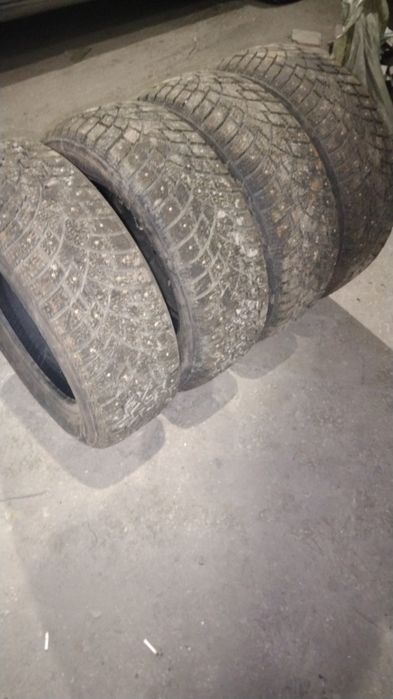 Продам комплект шин