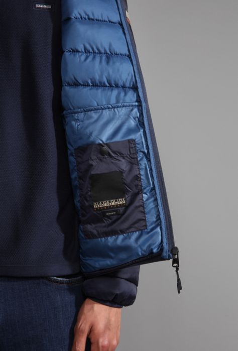 Продавам ново зимно яке NAPAPIJRI Размер L