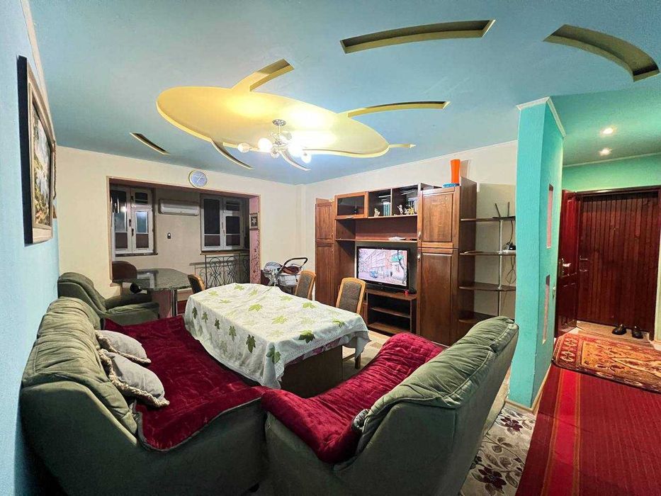 Юнусабад 18 квартал 4/1/4 Кирпичный дом есть огород + подвал !