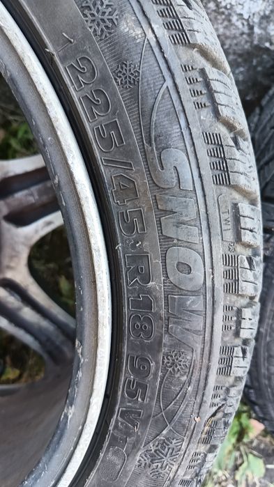 Джанти за Мерцедес 18ц. със зимни гуми 300€