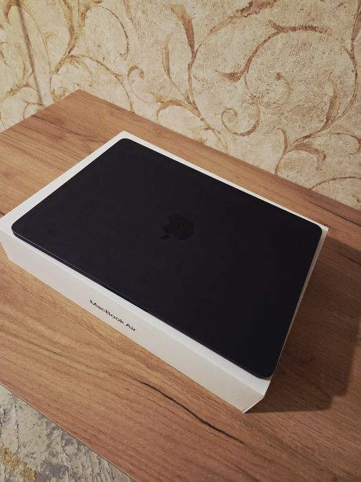 Macbook air m2 16/256